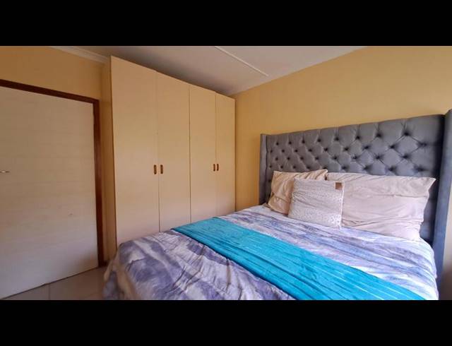 4 BEDROOM HOUSE FOR SALE IN UMLAZI J